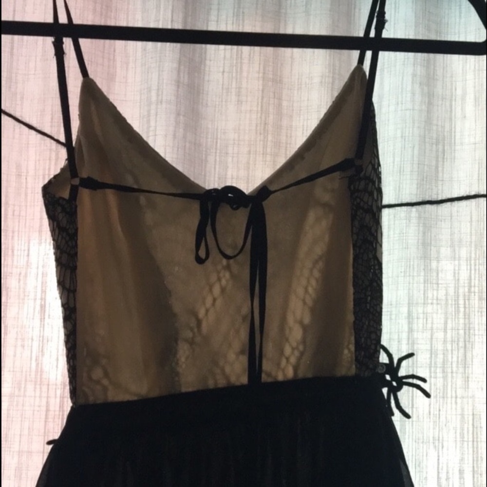 Dress - Picture 6 of 6